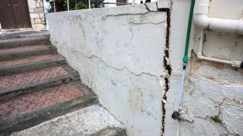 Καθηγητής Γεωλογίας για τα ρήγματα στις Βούτες: Με τη Σαντορίνη ήμουν καθησυχαστικός, τώρα φοβάμαι