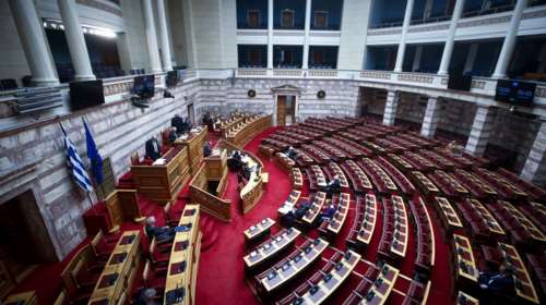 Βουλή - Πρόταση δυσπιστίας: Live η συζήτηση των πολιτικών αρχηγών