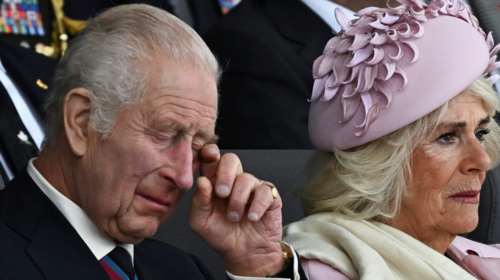 H στιγμή που ο βασιλιάς Κάρολος και η Καμίλα δακρύζουν - Γιατί λύγισαν σε εκδήλωση για την απόβαση στη Νορμανδία [Εικόνες]