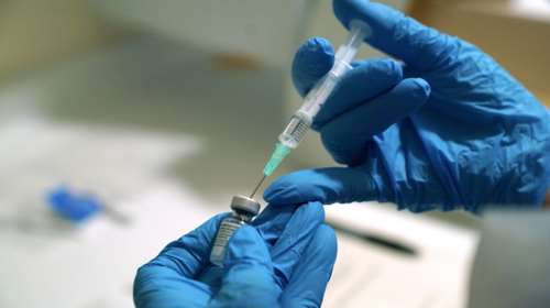 AstraZeneca και Pfizer: Τα δύο εμβόλια σε ένα είναι αποτελεσματικότερα; Η έρευνα της Οξφόρδης