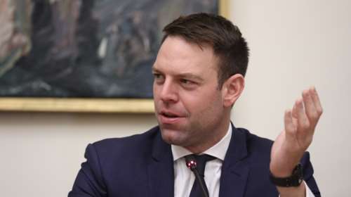 ΣΥΡΙΖΑ σε σπιράλ εσωστρέφειας: Οι κινήσεις απεγκλωβισμού του Κασσελάκη από τον γάμο ομοφύλων και το project "Σπέτσες"