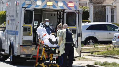 ΗΠΑ: Κρούσματα σε αριθμούς ρεκόρ, το σύστημα υγείας βρίσκεται στα όριά του - Πάνω από 240.000 νεκροί