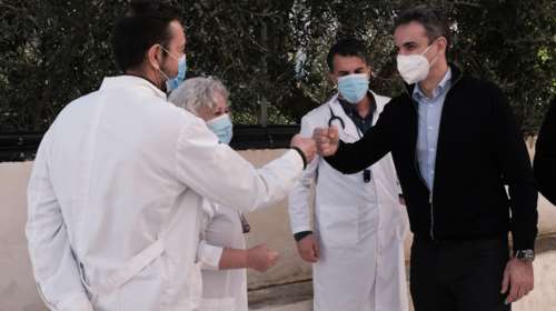 Στο mega εμβολιαστικό κέντρο στο Μαρούσι ο Μητσοτάκης ενόψει της λειτουργίας του