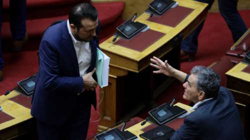 &quot;Μόνο εσύ βλέπεις βελτίωση&quot;: Καβγάς Τσακαλώτου - Παππά στο Π.Σ του ΣΥΡΙΖΑ για δημοσκοπήσεις και διεύρυνση