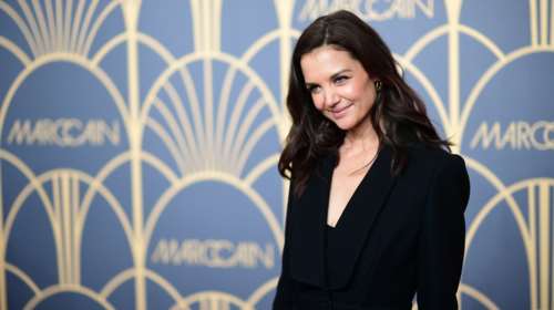 Κέιτι Χολμς: Στα 41 της είναι απελευθερωμένη και πιο χαλαρή από ποτέ [Εικόνες]