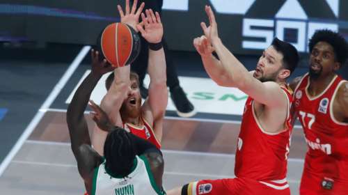 Μπάσκετ: Μεγάλη νίκη του Ολυμπιακού στο ΟΑΚΑ επί του Παναθηναϊκού στον επεισοδιακό 3ο τελικό [εικόνες]