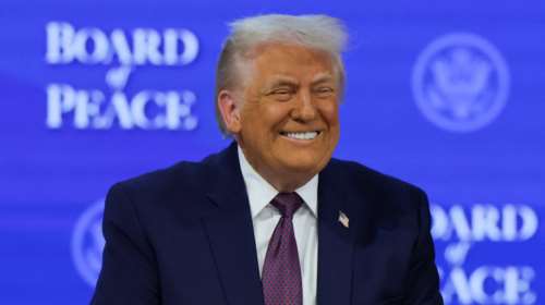 Ο Τραμπ δήλωσε ότι κατέληξε σε εμπορική συμφωνία με την Ινδία