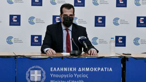 Την Τετάρτη οι αποφάσεις για τις μάσκες - Πού θα διατηρηθούν - Τι θα γίνει με τα αεροπλάνα