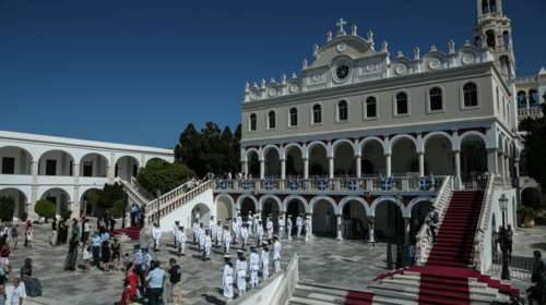 Κοίμηση της Θεοτόκου: Η Ελλάδα γιορτάζει το &quot;Πάσχα του καλοκαιριού&quot; - Ήθη και έθιμα από όλη τη χώρα