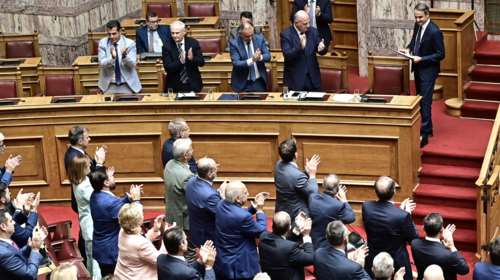 ΟΠΕΚΕΠΕ: Η κυβέρνηση προσπαθεί να κλείσει το θέμα της προανακριτικής, αλλά η αντιπολίτευση επιμένει - Κόντρα με Βενιζέλο