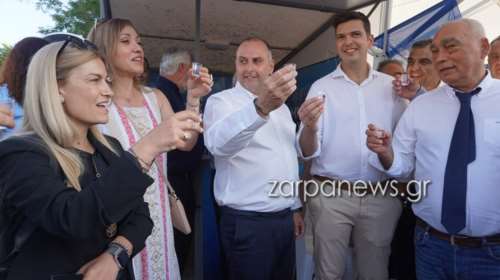 Χανιά: Τσικουδιές και κεράσματα για Αγαπηδάκη και Καραγιάννη στο περίπτερο της Νέας Δημοκρατίας [εικόνες]