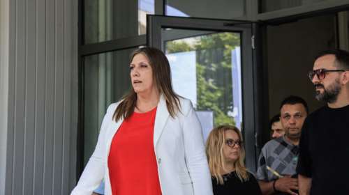 Τέμπη: Στη δίκη για τα βίντεο φόρτωσης της εμπορικής αμαξοστοιχίας η Ζωή Κωνσταντοπούλου