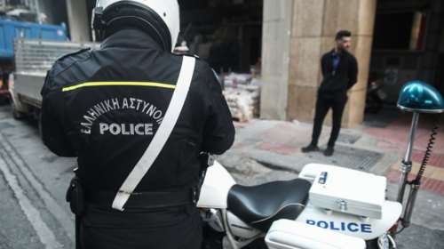 Μύκονος: Έρευνα σε βάρος αστυφύλακα - Ενημέρωνε εργολάβο για επικείμενους αστυνομικούς ελέγχους;