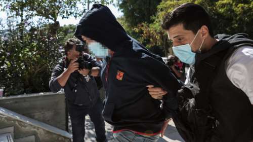 Κολωνός: &quot;Ο 53χρονος απειλούσε ότι θα μας σκοτώσει, η γυναίκα του μας έδινε 10.000 ευρώ&quot; - Σοκάρει η γιαγιά της 12χρονης