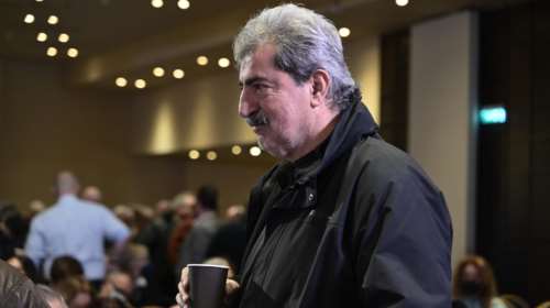 Εκτός "γραμμής" ο Πολάκης: Αποχή από την ψηφοφορία για τα ομόφυλα ζευγάρια με ανάρτηση από το χειρουργείο