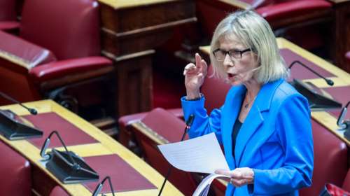 Γιώτα Πούλου: Παραιτούμαι, αλλά δεν ανεξαρτητοποιούμαι - Δεν θα στερήσω από τον ΣΥΡΙΖΑ τον ρόλο της αξιωματικής αντιπολίτευσης