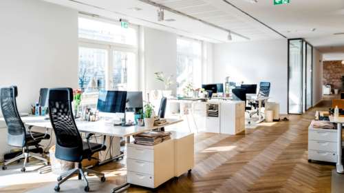 Πόσο αυξήθηκαν οι τιμές των ενοικίων γραφείων το 2021 - Τα στοιχεία για Αθήνα και Θεσσαλονίκη