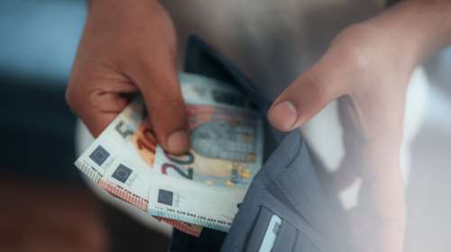 Όλα τα σημεία κλειδιά για το ξεπάγωμα των τριετιών - Ποιους εργαζόμενους αφορά και ποιοι δεν παίρνουν αύξηση