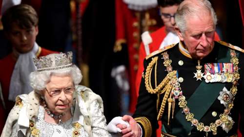 Η βασίλισσα πέθανε, ζήτω ο βασιλιάς: Ο 73χρονος Κάρολος στον βρετανικό θρόνο - Βασιλική σύζυγος η Καμίλα