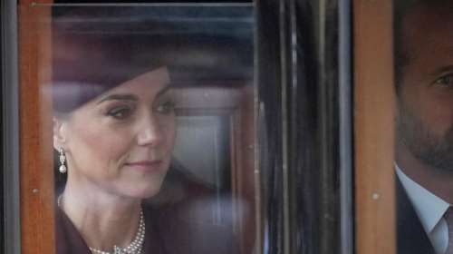 &quot;Τα παιδιά σου είναι τόσο περήφανα για σένα&quot;: Τα γενέθλια και η ανέκδοτη φωτογραφία της Κέιτ Μίντλετον από τότε που έκανε χημειοθεραπείες