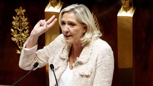 Politico: H Λε Πεν &quot;μυρίζει αίμα&quot; ενώ ο Μακρόν ξεμένει από επιλογές - &quot;Είμαστε έτοιμοι να κυβερνήσουμε&quot;