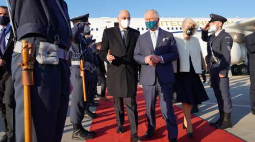 200 χρόνια από το 1821: Έφθασε στην Αθήνα ο πρίγκιπας Κάρολος με την Καμίλα