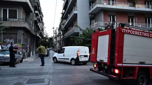 Λήξη συναγερμού στα Εξάρχεια:  Πραγματοποιήθηκε έρευνα για ύποπτο αντικείμενο - Διακοπή κυκλοφορίας από την Τροχαία [βίντεο]