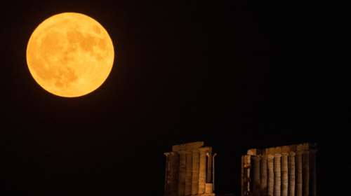 Πανσέληνος Οκτωβρίου 2024: Πότε θα δούμε το &quot;φεγγάρι του Κυνηγού&quot; στον ουρανό