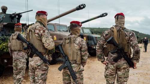 Σάλος στη Γαλλία με τις δηλώσεις Α/ΓΕΕΘΑ: Η χώρα να είναι έτοιμη να χάσει τα παιδιά της σε πόλεμο με τη Ρωσία