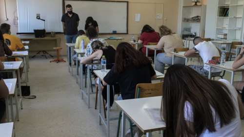 Πανελλήνιες 2023: Αντίστροφη μέτρηση για τις εξετάσεις - Το πρόγραμμα, οι αλλαγές και οι 68.574 θέσεις