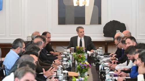 Ολοκληρώθηκε η συνάντηση Μητσοτάκη - αγροτών μετά από 4 ώρες: Καλή και παραγωγική συζήτησε, λέει ο Τσιάρας