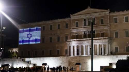 Επίθεση ΚΚΕ σε Τασούλα: Απαράδεκτη η απόφαση να φωταγωγηθεί η Βουλή στα χρώματα του Ισραήλ