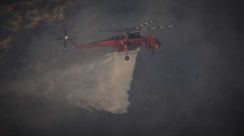 Φωτιές: Ποιες χώρες έστειλαν ενάερια και επίγεια μέσα πυρόσβεσης για να συνδράμουν στη μάχη με τις φλόγες