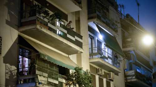 Κορονοϊός: Βalcony party στην Κατερίνη το βράδυ του Σαββάτου