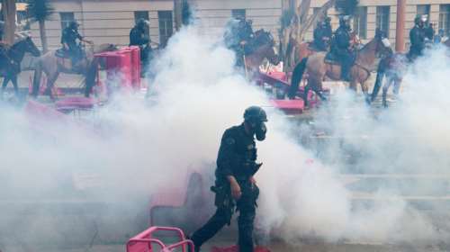 Χάος στο Λος Αντζελες: Ο Τραμπ ενεργοποίησε την Εθνοφρουρά - Τρίτη μέρα διαδηλώσεων, επεισοδίων και συλλήψεων