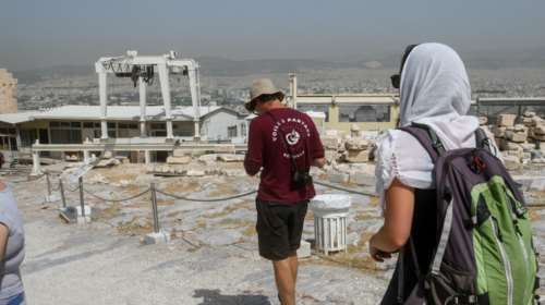 Daily Mail: Ελπίδα για διακοπές στην Ελλάδα χωρίς 14ήμερη καραντίνα