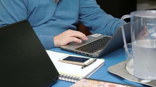 Κορονοϊός: Σχεδόν 9 στους 10 εργαζόμενους θέλουν να διατηρήσουν την επιλογή της τηλεργασίας