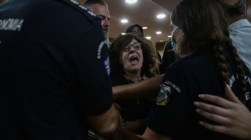 Ένταση στη δίκη της Χρυσής Αυγής: &quot;Μαζέψτε τους φασίστες! Δεν ντρέπεστε λίγο;&quot;, φώναξε η Μάγδα Φύσσα