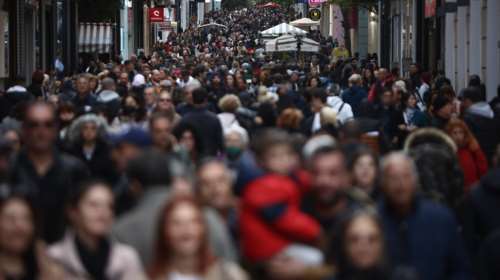 Eurostat: Ένας στους τέσσερις στην Ελλάδα κινδυνεύει από φτώχεια - Από τα χειρότερα ποσοστά στην ΕΕ