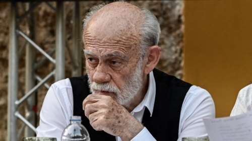 Λιάνης: Η απάντησή του για το &quot;η Βουγιουκλάκη άνοιξε τη ρόμπα της και μου έδειξε το στήθος της&quot; που ξεσήκωσε αντιδράσεις