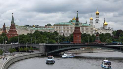 Ουκρανικά drones παρέλυσαν τα αεροδρόμια της Μόσχας