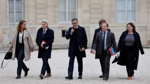 Γαλλία: Συνάντηση Μακρόν με αρχηγούς κομμάτων - Ορίζεται πρωθυπουργός τις επόμενες ώρες χωρίς διάλυση της κυβέρνησης