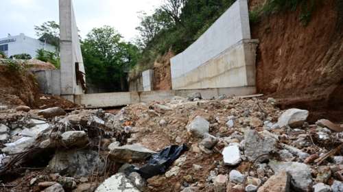 Μπάζα και σκουπίδια έχουν γεμίσει τον Κηφισό - Ποια σημεία είναι επικίνδυνα σε περίπτωση κακοκαιρίας