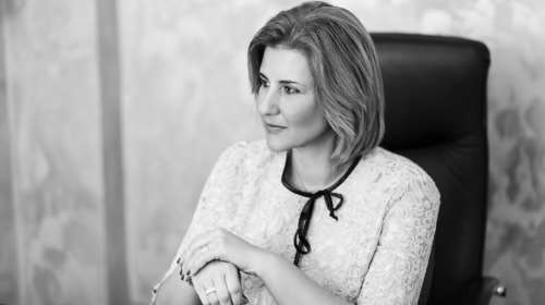 Κάτσης (ΣΥΡΙΖΑ): Ο Γεραπετρίτης διόρισε την Πιτσίκα στην Επιτροπή Ελλάδα 2050 - Ποια είναι; Το θείο βρέφος του καθεστώτος;