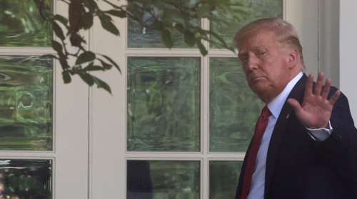 Γιατί ο Τραμπ έριξε τη &quot;βόμβα&quot; της αναβολής των εκλογών - Τα μάζεψε μετά την κατάρρευση της Wall Street