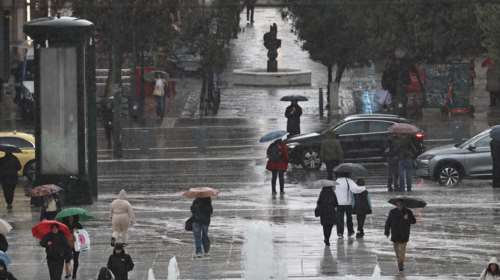 Καιρός: Επιμένουν οι καταιγίδες και οι ισχυροί άνεμοι - Πότε θα υποχωρήσουν τα φαινόμενα