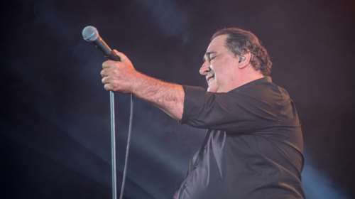 Βασίλης Καρράς: Σε λαϊκό προσκύνημα η σορός του - Πότε και πού θα γίνει η κηδεία, η επιθυμία της οικογένειάς του