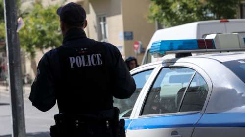 Σοκ στο Αγρίνιο: Συνελήφθη 21χρονος επιδειξίας - Αυνανιζόταν μπροστά σε δύο ανήλικες