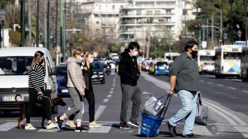 Κορονοϊός: &quot;Βράζει&quot; η Αττική με 801 κρούσματα - &quot;Ασφυξία&quot; για Κέντρο Αθήνας και Πειραιά