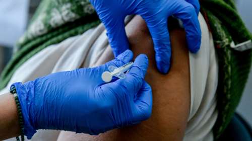 &quot;Σύνδρομο μετά τον εμβολιασμό&quot;: Τι συμβαίνει με τις σπάνιες παρενέργειες του εμβολίου κατά του κορονοϊού